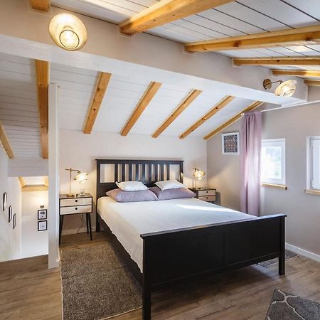 Apartments Mardesic Komiža Zewnętrze zdjęcie