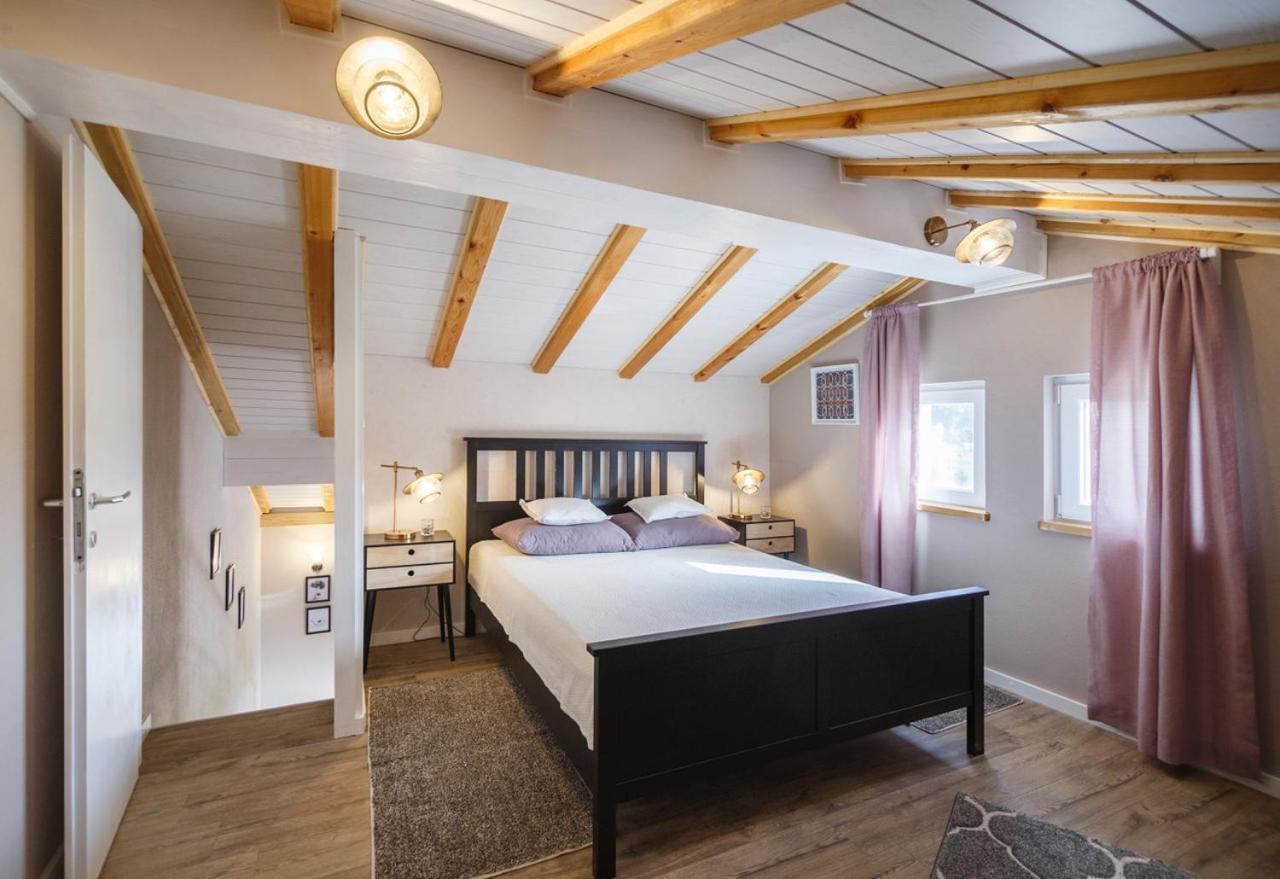Apartments Mardesic Komiža Zewnętrze zdjęcie