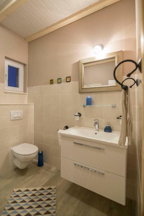 Apartments Mardesic Komiža Zewnętrze zdjęcie