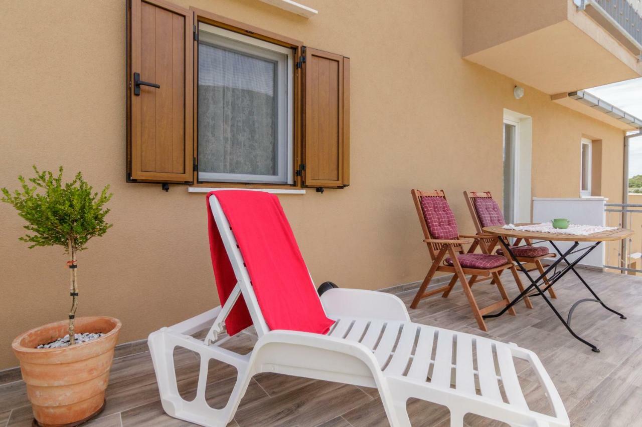 Apartments Mardesic Komiža Zewnętrze zdjęcie