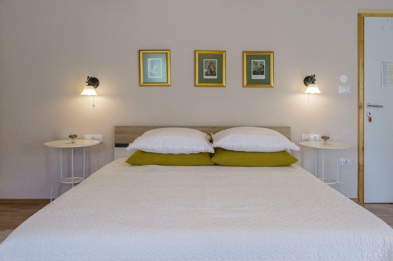 Apartments Mardesic Komiža Zewnętrze zdjęcie