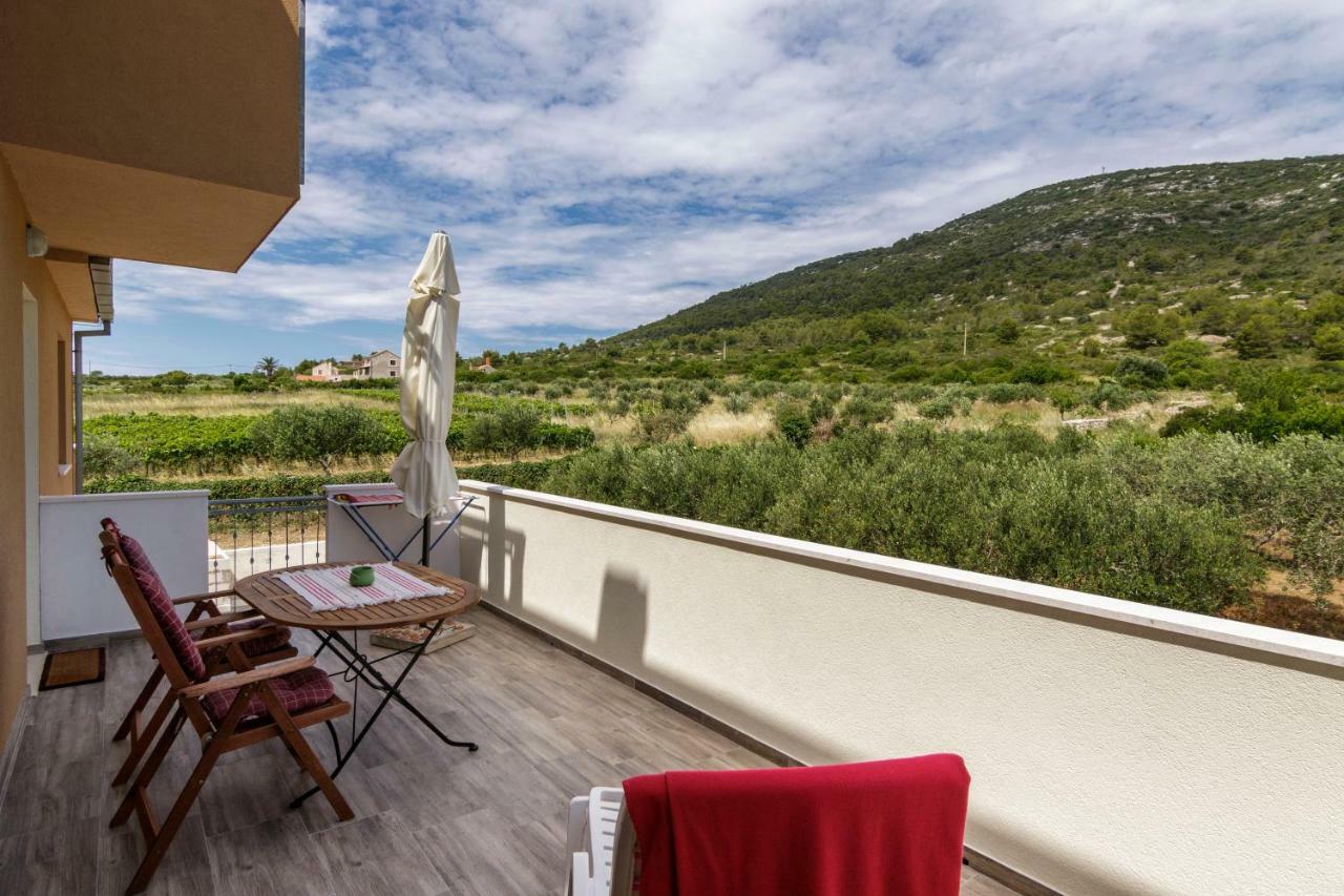 Apartments Mardesic Komiža Zewnętrze zdjęcie