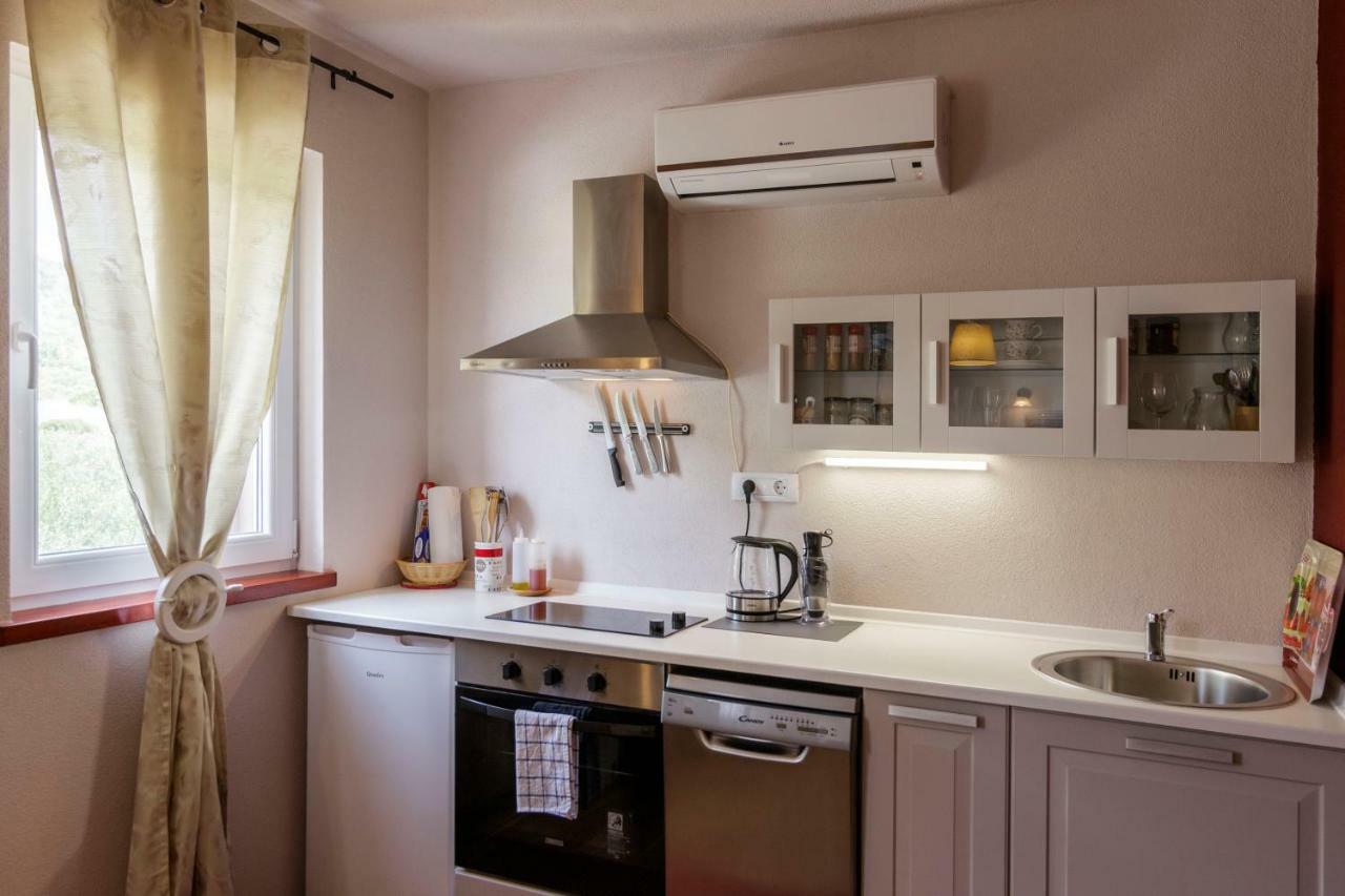 Apartments Mardesic Komiža Zewnętrze zdjęcie