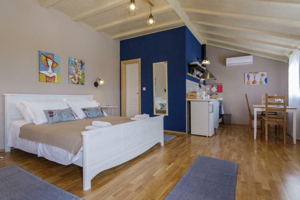 Apartments Mardesic Komiža Zewnętrze zdjęcie