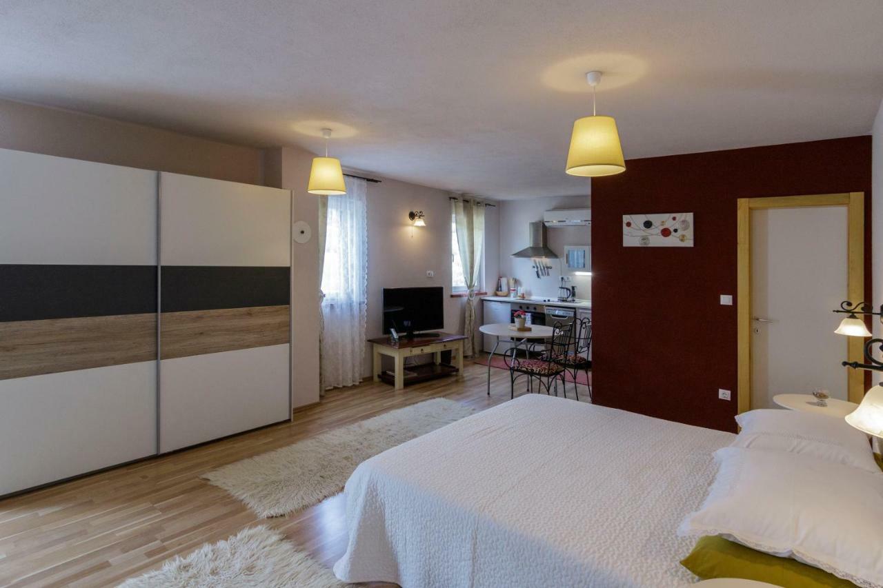 Apartments Mardesic Komiža Zewnętrze zdjęcie