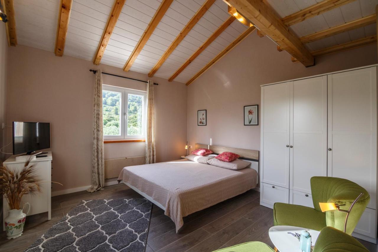 Apartments Mardesic Komiža Zewnętrze zdjęcie